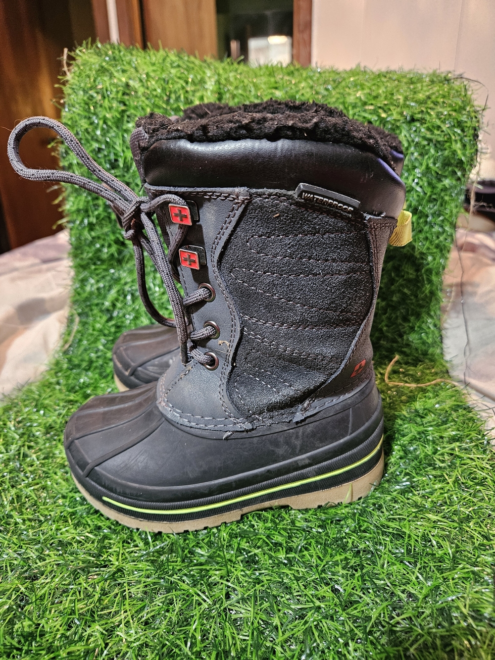 Swiss Tech Black Kids Winter Boots with Yellow Accent